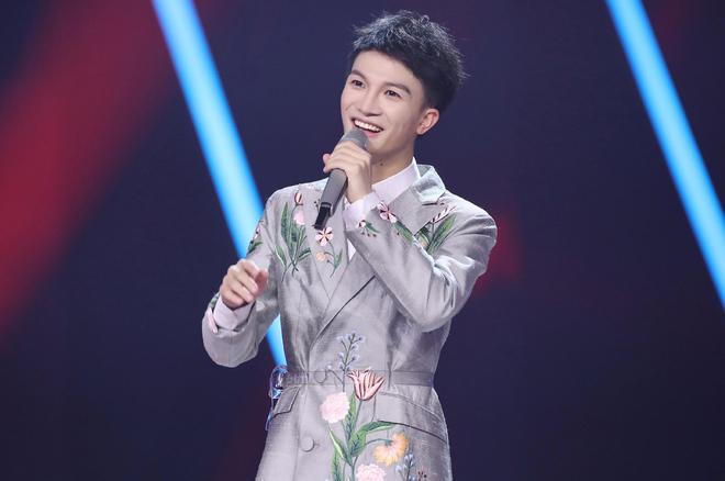 单依纯主动给林志炫让出C位