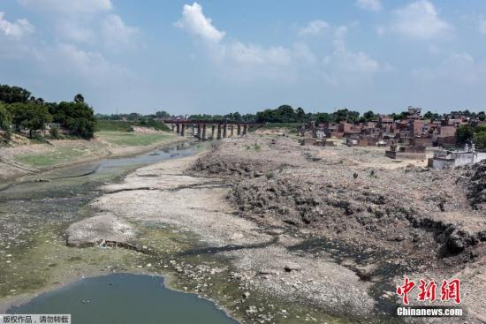 印度又断水:大坝关闭 下游河床裸露