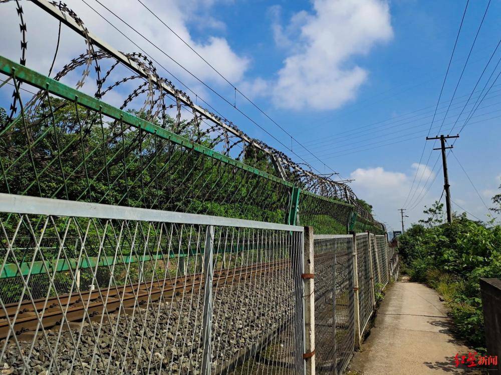 十余人殒命的铁路段 已开始装防护网