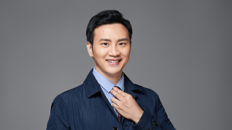 蔡磊用眼控仪和儿子交流围棋水平