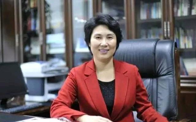 “美女书记”林虹被双开 曾直播带货