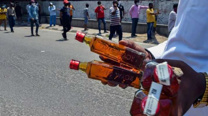 震惊！14人因喝假酒身亡，背后真相令人心寒！