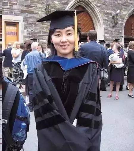 清华女神非清华毕业？考研名师被质疑，真相究竟如何？