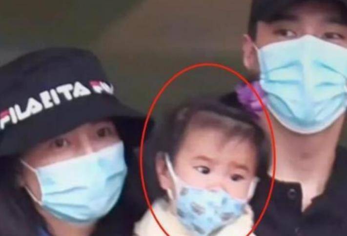 美媒：杜特尔特和女儿获得强大支持