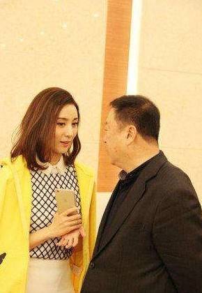 女星父亲自称没贪污 原单位回应：真相究竟如何？悬念重重！