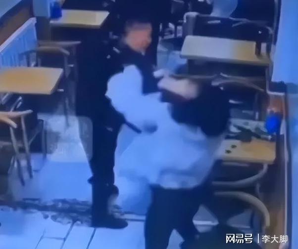 殴打威胁10岁男孩教师被行政拘留