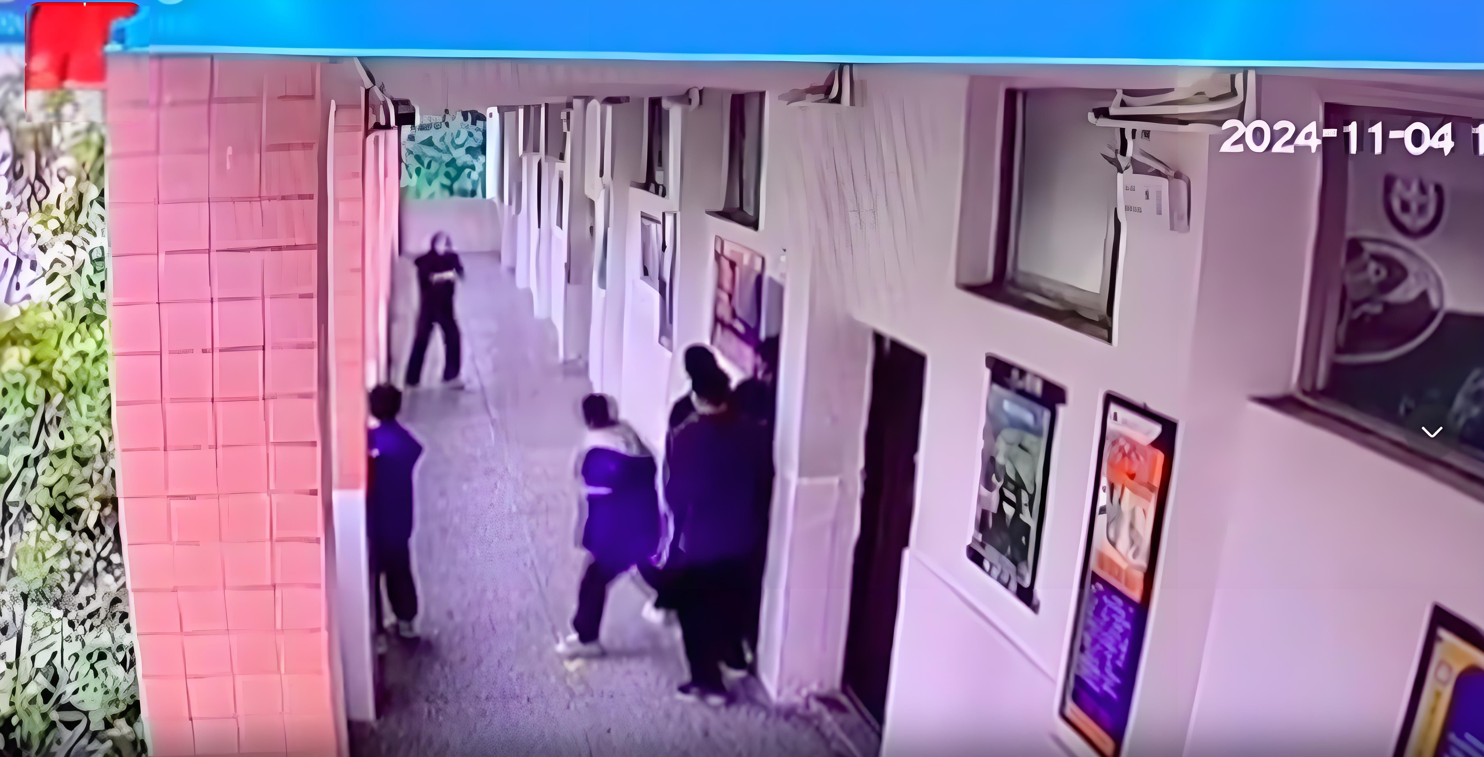 拎起学生威胁要从3楼扔下的老师被拘