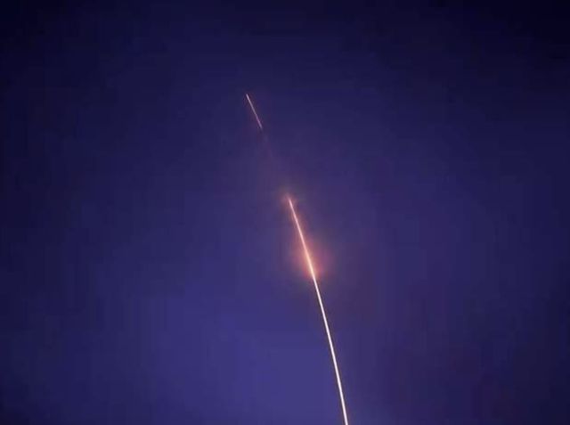新疆多地出现的发光不明飞行物是啥